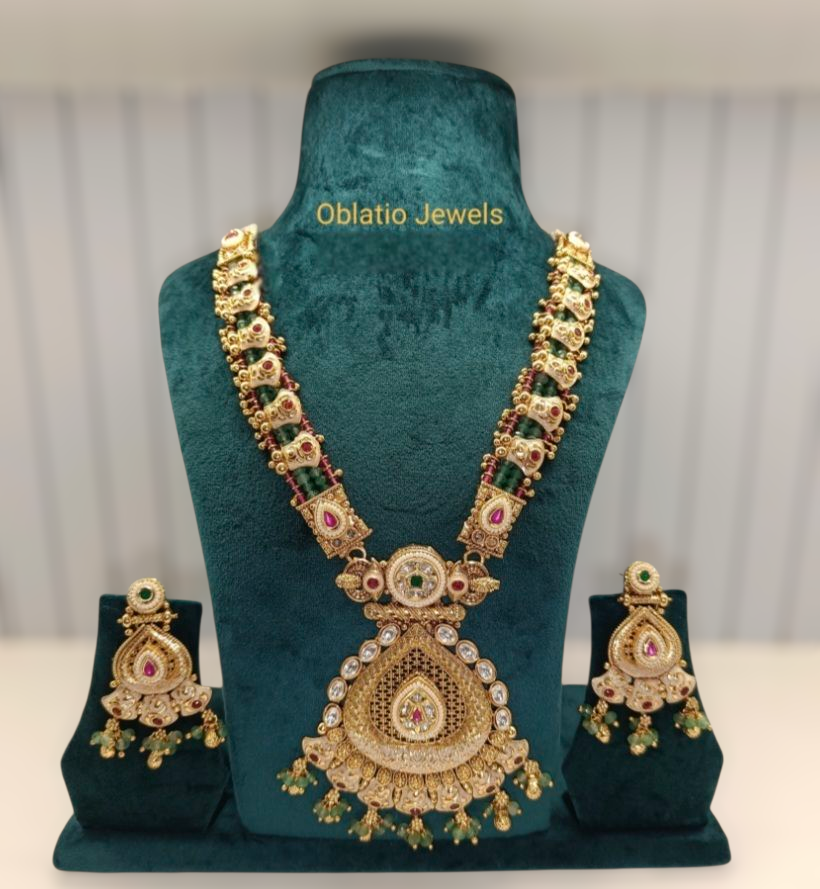 Hiraola's Product Image